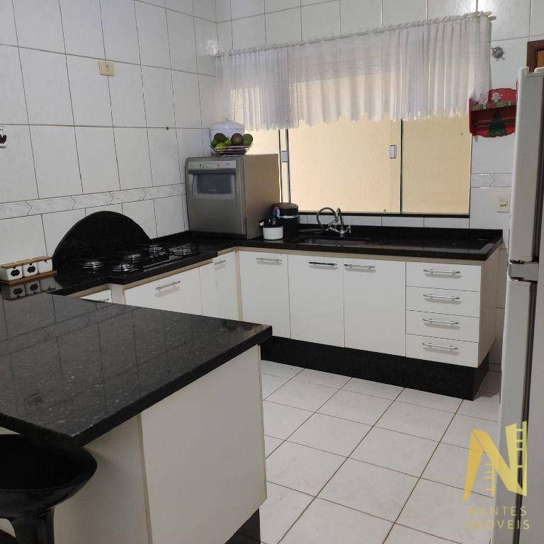 Casa à venda com 3 quartos, 111m² - Foto 5