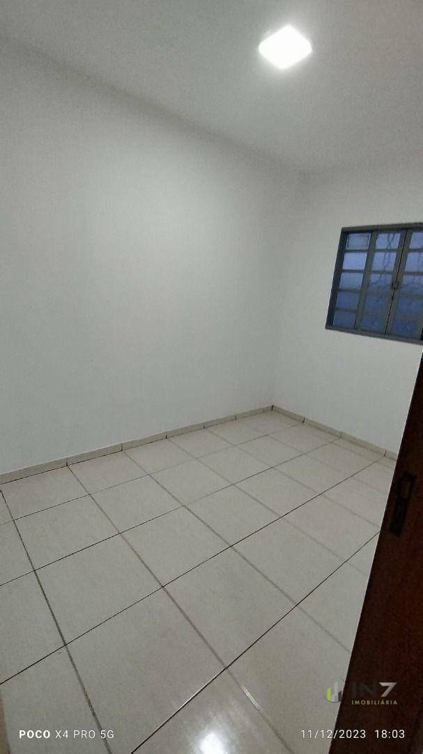 Casa à venda com 2 quartos, 66m² - Foto 2