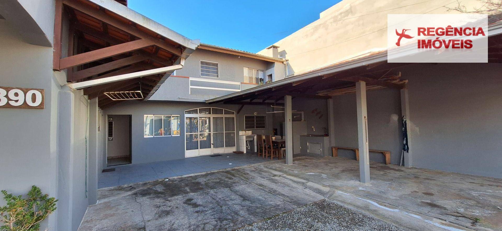 Casa à venda com 6 quartos, 238m² - Foto 4