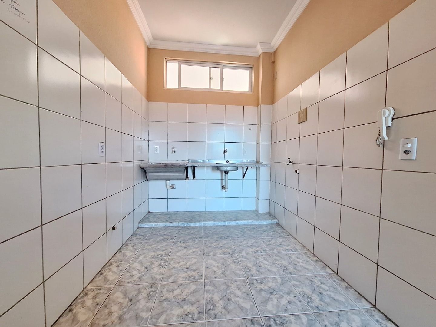 Apartamento para alugar com 2 quartos, 70m² - Foto 4