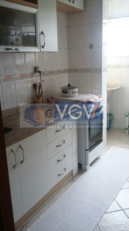 Apartamento à venda com 2 quartos, 62m² - Foto 3