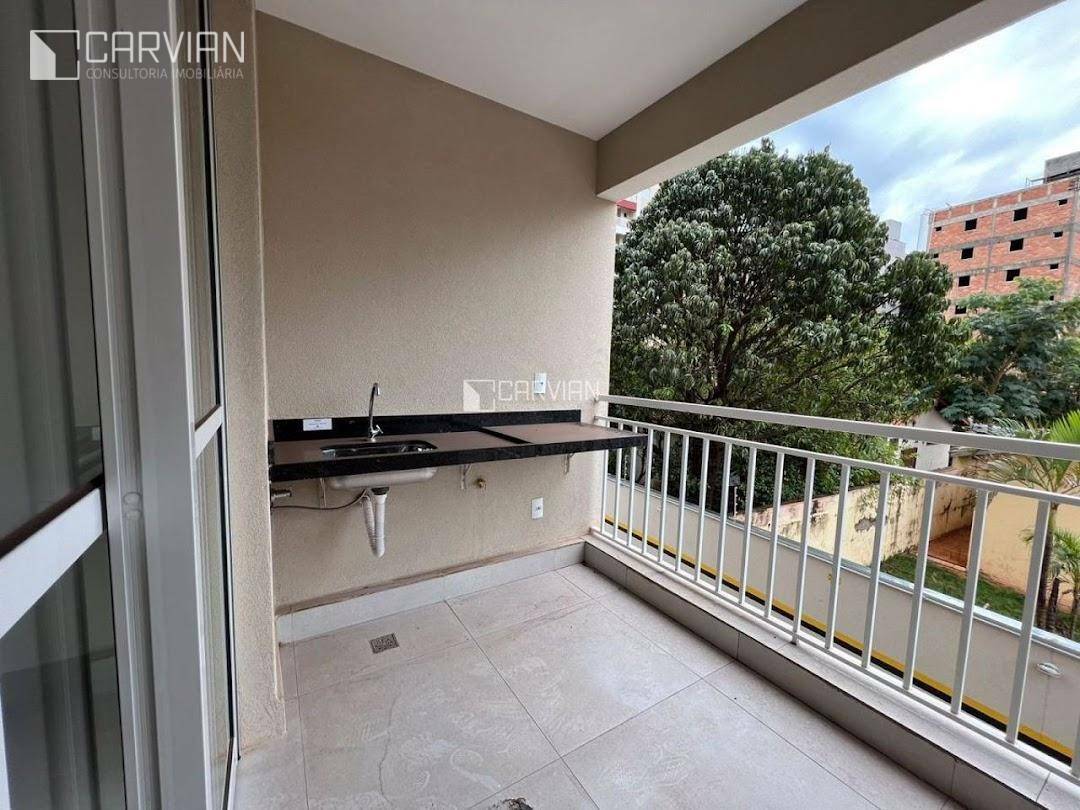 Apartamento à venda com 2 quartos, 67m² - Foto 1