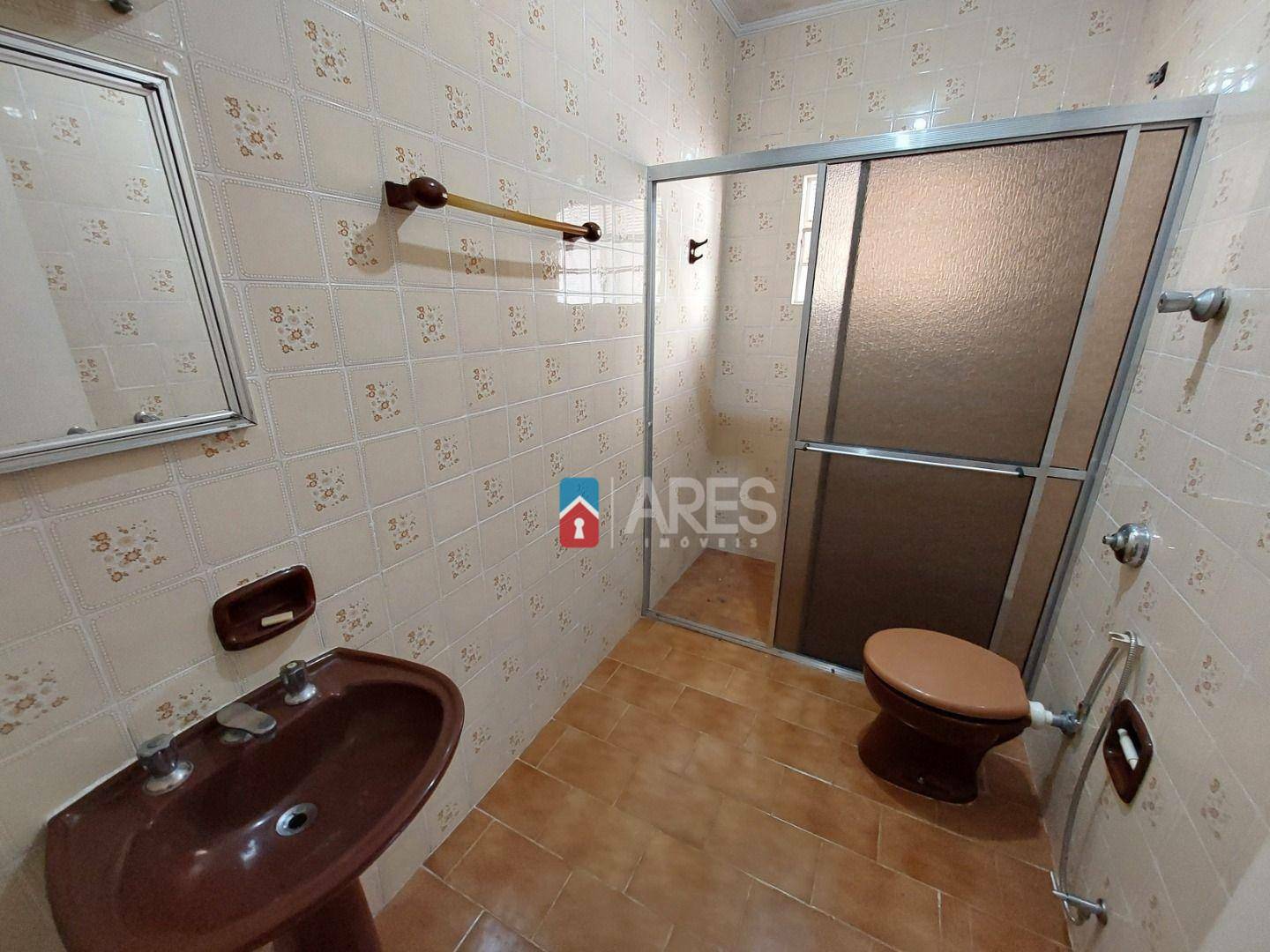 Casa para alugar com 2 quartos, 75m² - Foto 11