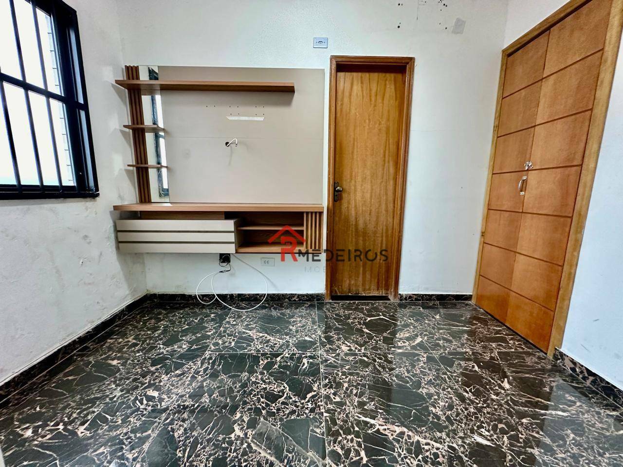 Apartamento à venda com 1 quarto, 32m² - Foto 2