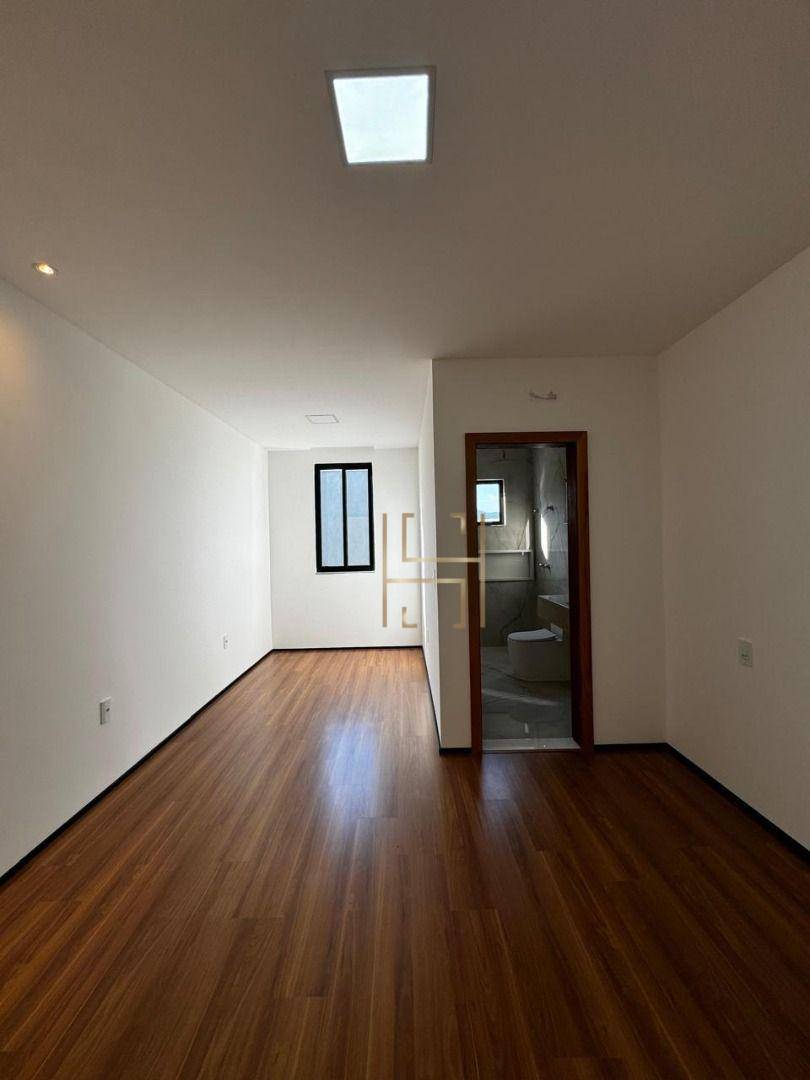 Casa de Condomínio à venda com 4 quartos, 400m² - Foto 15