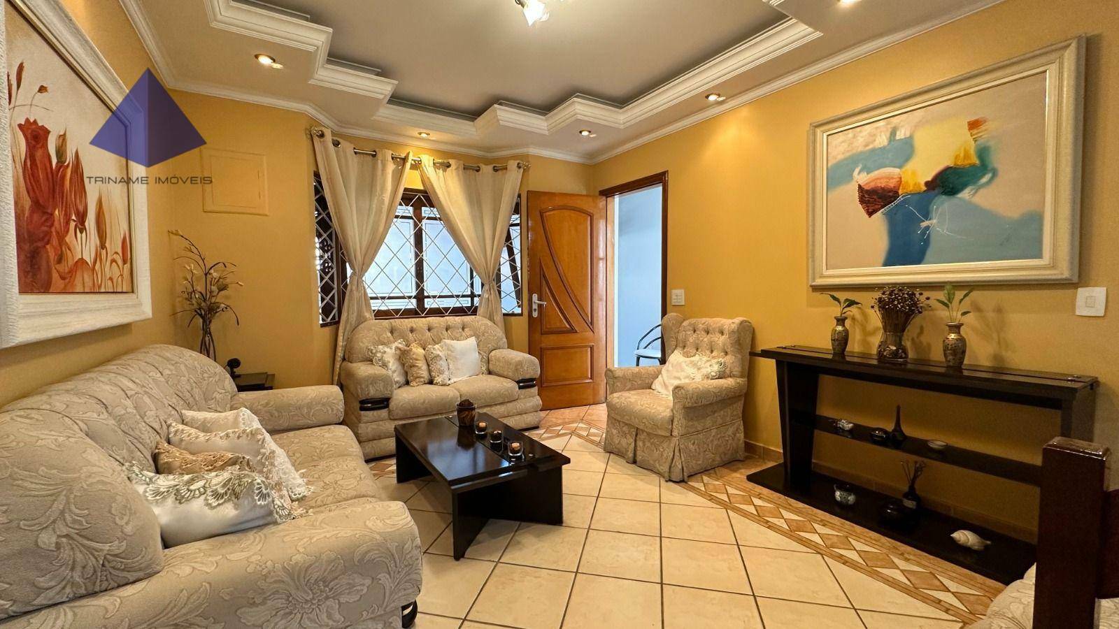 Sobrado à venda com 4 quartos, 220m² - Foto 1