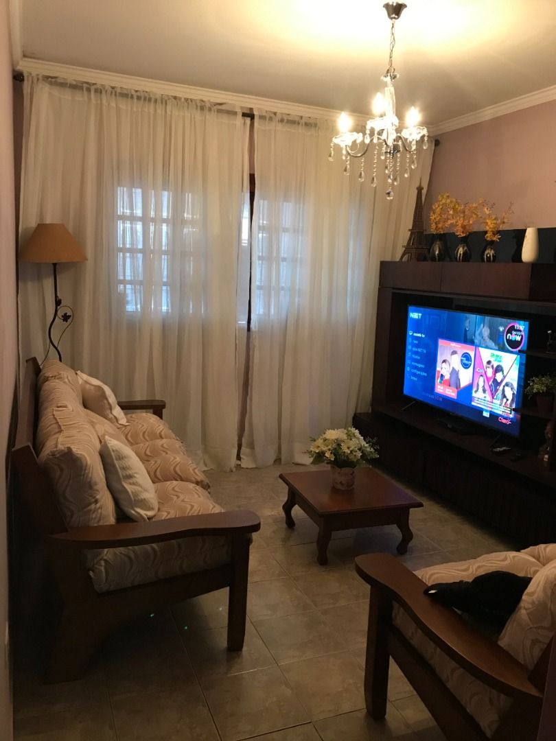 Sobrado à venda com 4 quartos, 243m² - Foto 1