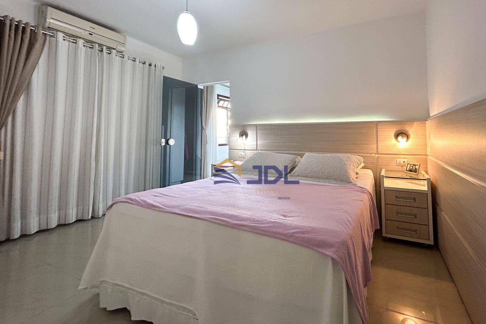 Casa à venda com 4 quartos, 181m² - Foto 6