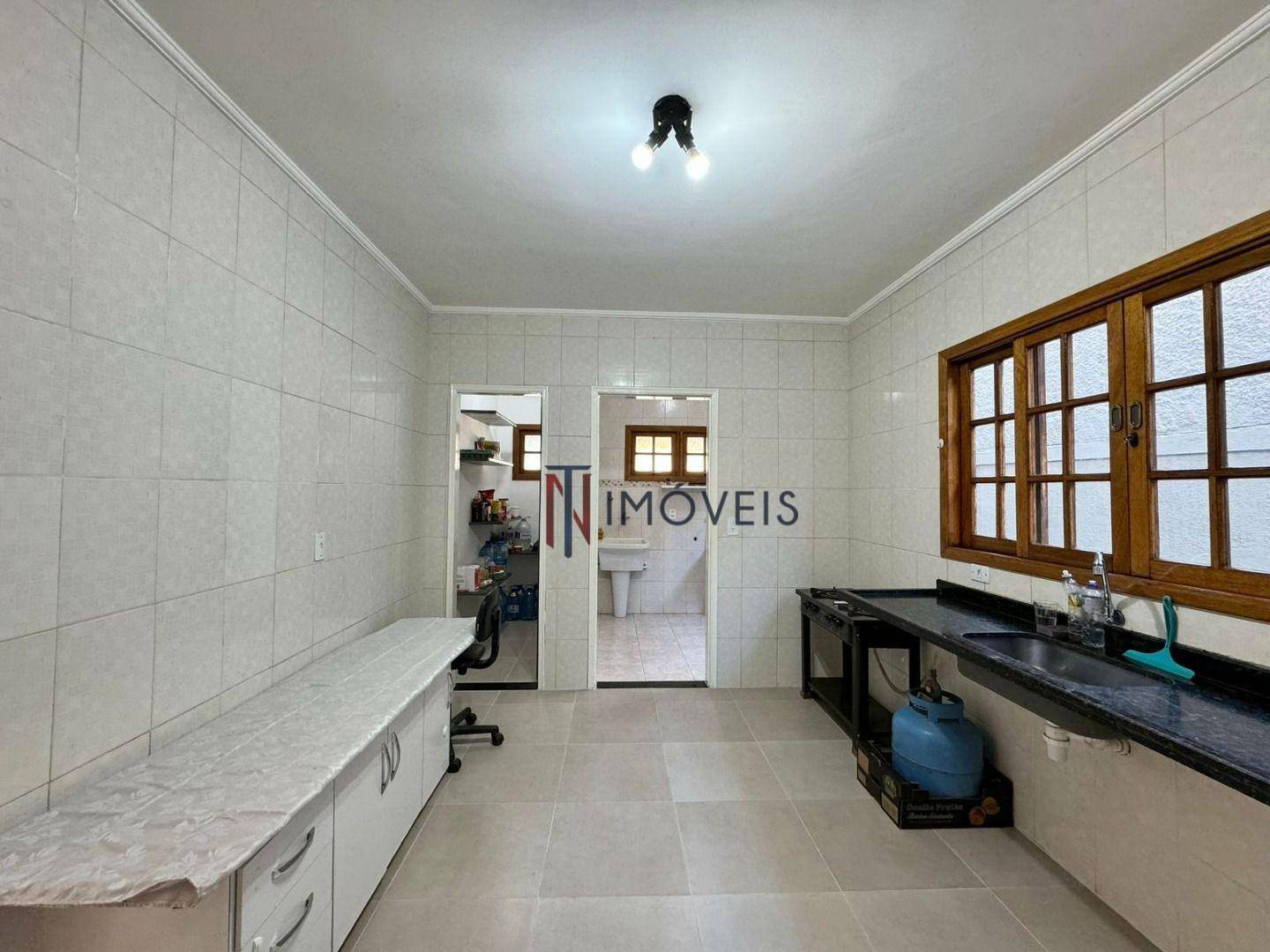 Casa para alugar com 3 quartos, 210m² - Foto 31