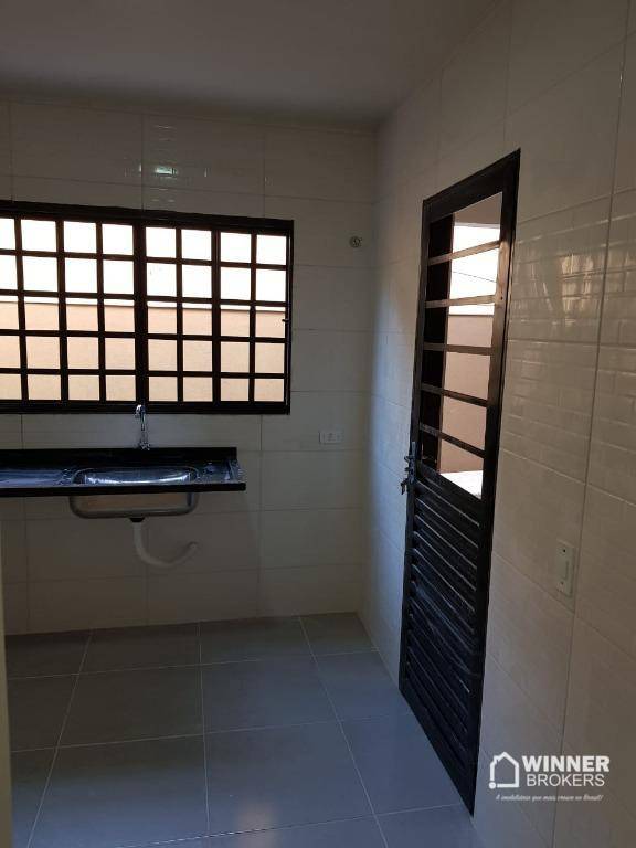 Casa à venda com 3 quartos, 70m² - Foto 8