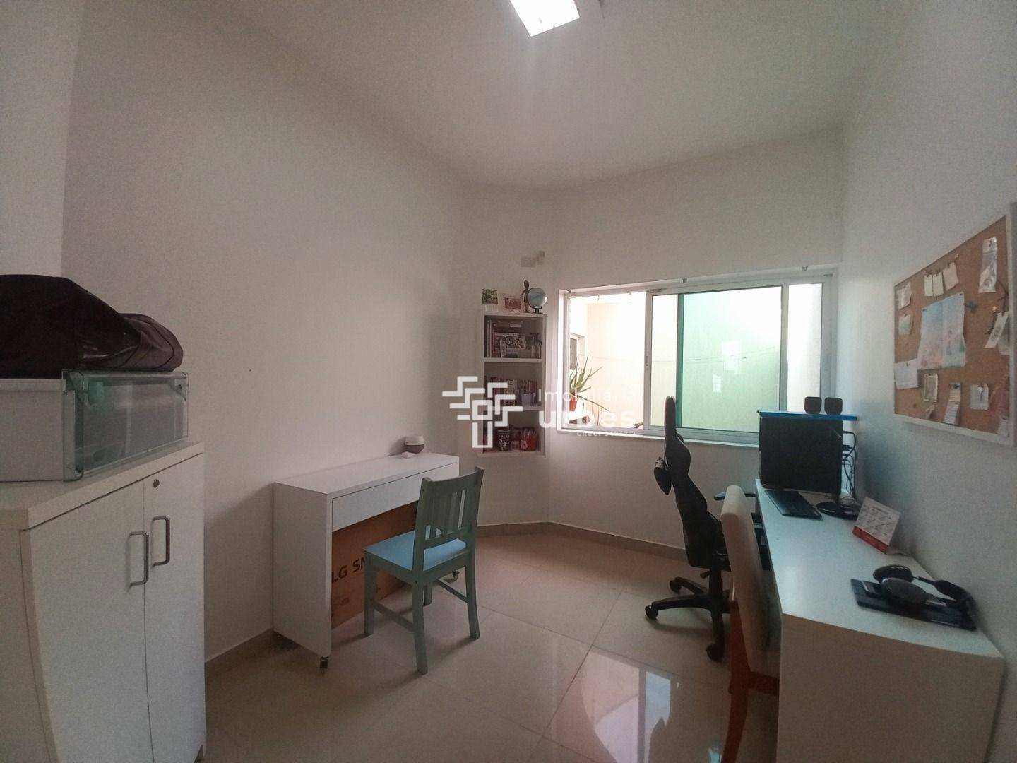 Casa à venda com 3 quartos, 188m² - Foto 14