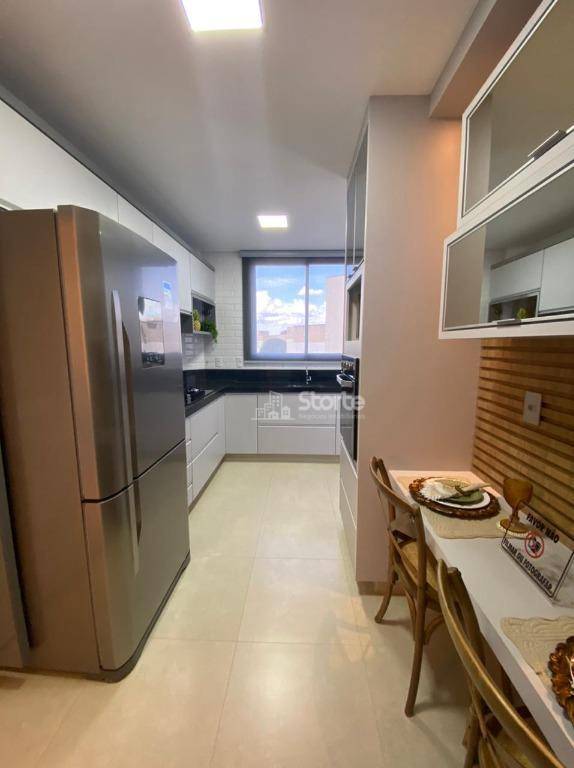 Apartamento à venda com 3 quartos, 188m² - Foto 6