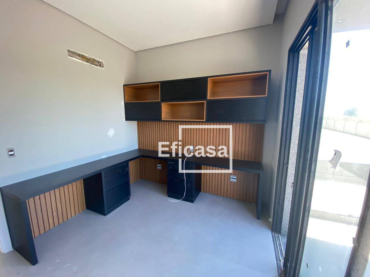 Casa de Condomínio à venda com 4 quartos, 318m² - Foto 1