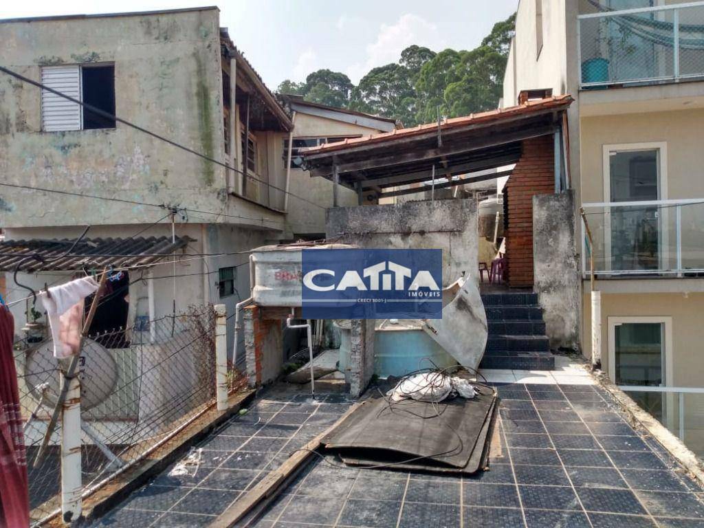 Sobrado à venda com 8 quartos, 215m² - Foto 4