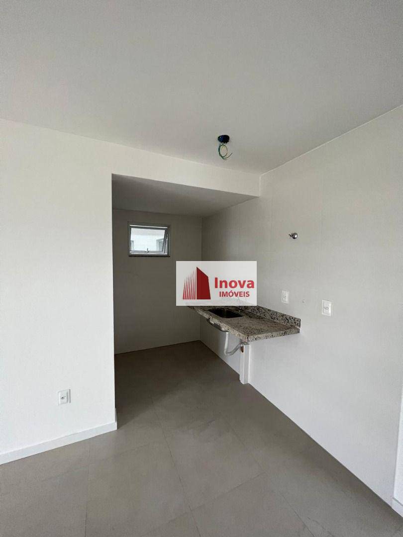 Apartamento à venda com 2 quartos, 62m² - Foto 11