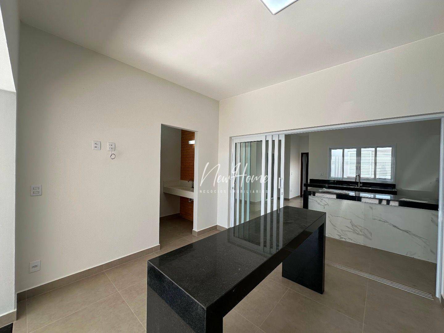 Casa à venda com 3 quartos, 160m² - Foto 2