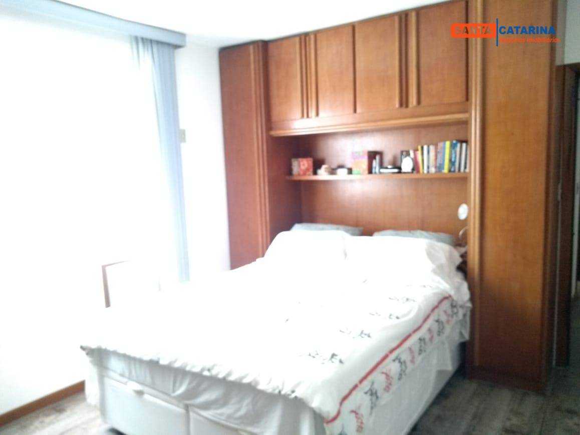 Apartamento à venda com 4 quartos, 180m² - Foto 9