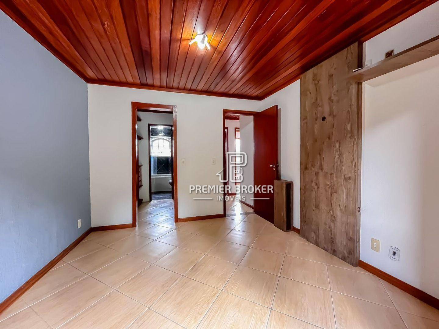 Casa à venda com 3 quartos, 220m² - Foto 17