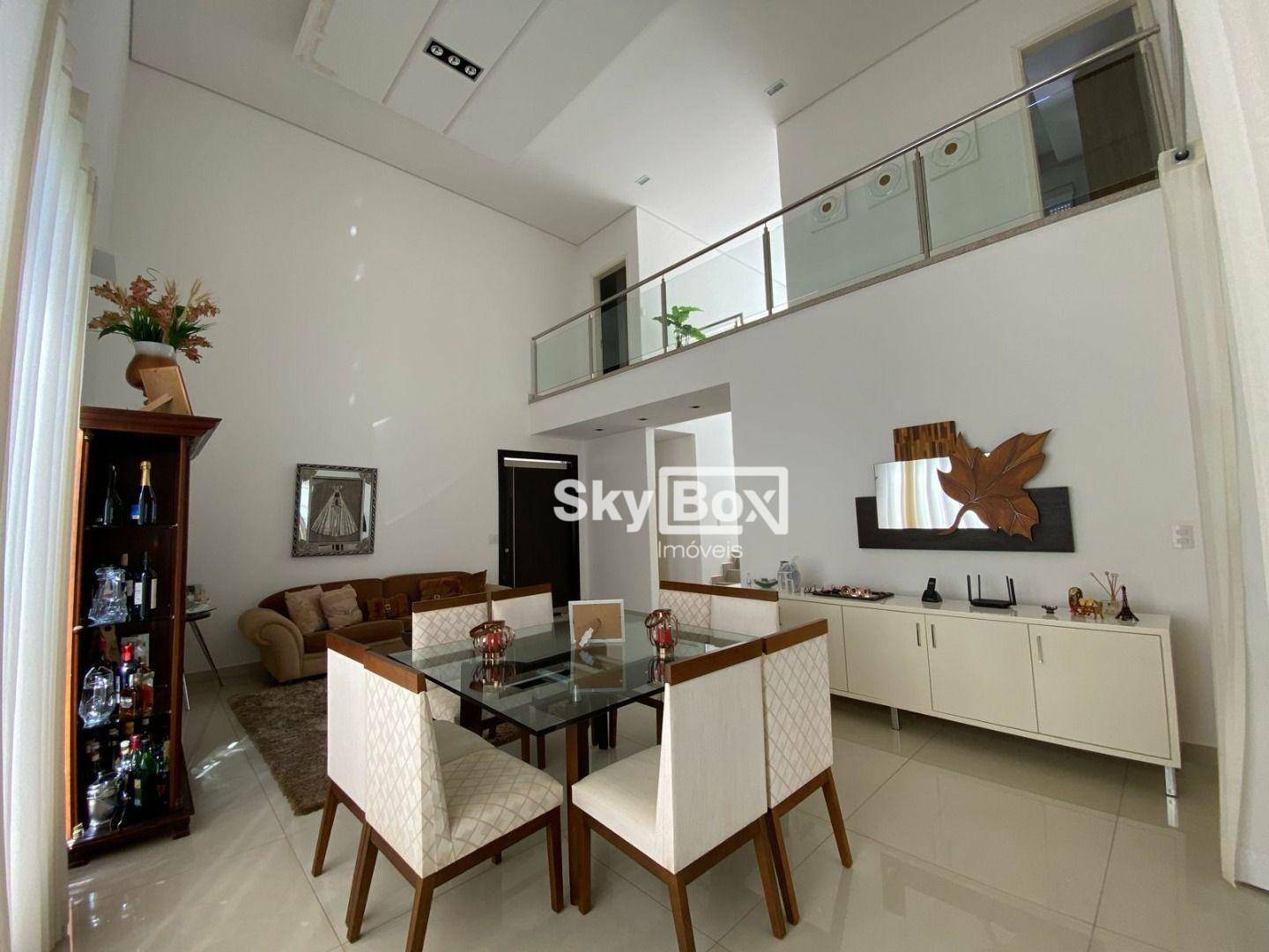 Casa de Condomínio à venda com 4 quartos, 309m² - Foto 1