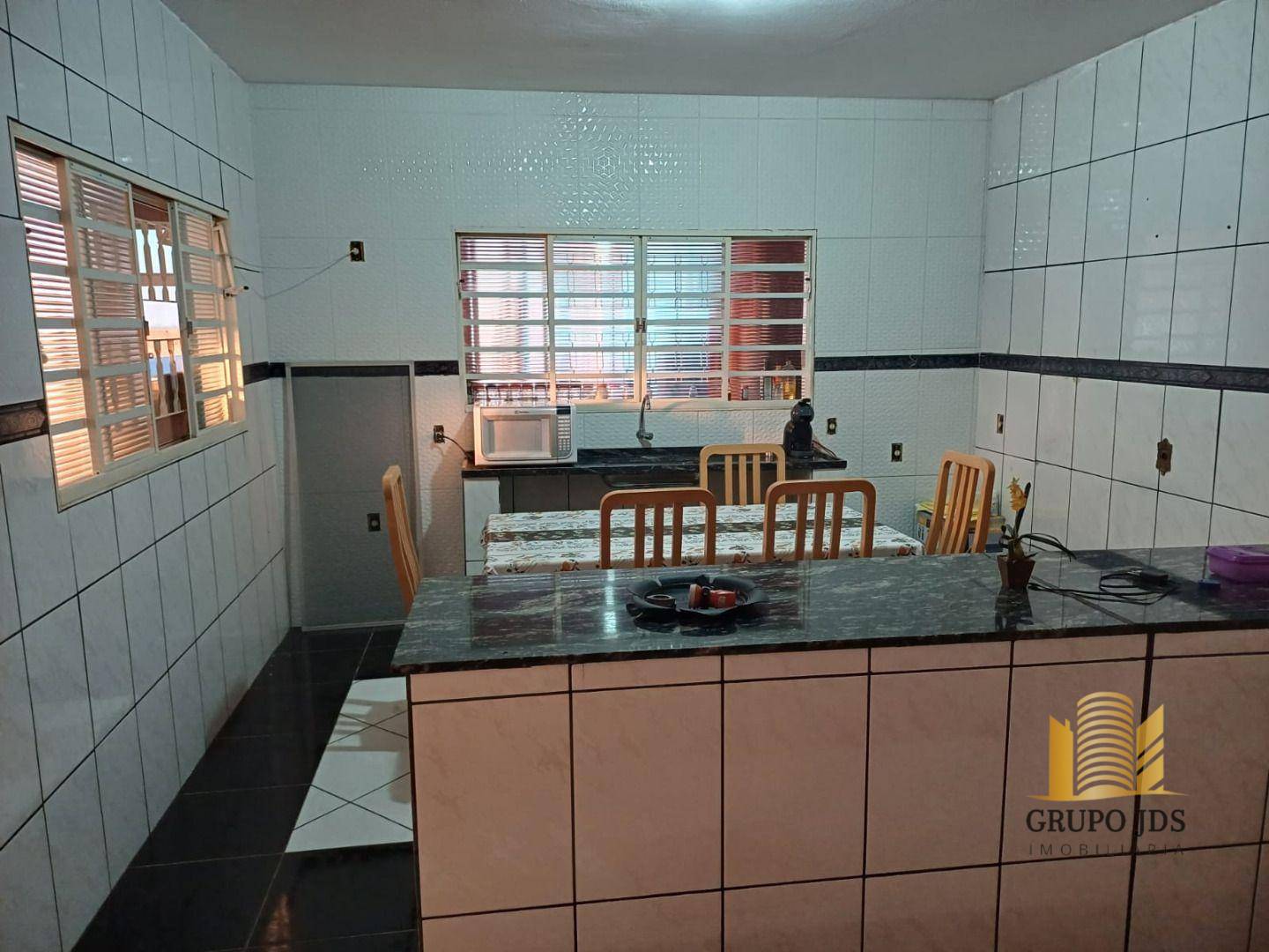 Chácara à venda com 2 quartos, 180m² - Foto 7