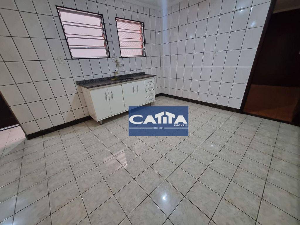 Casa para alugar com 2 quartos, 60m² - Foto 4