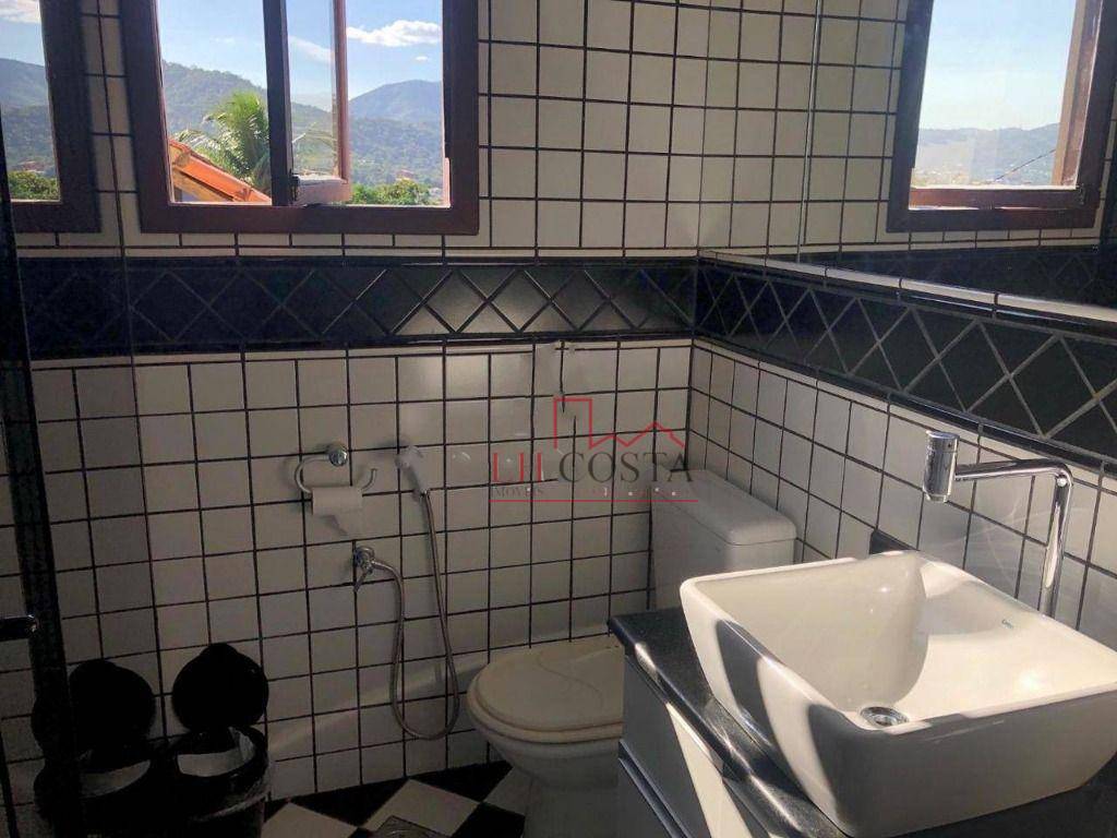 Casa de Condomínio à venda com 5 quartos, 274m² - Foto 18