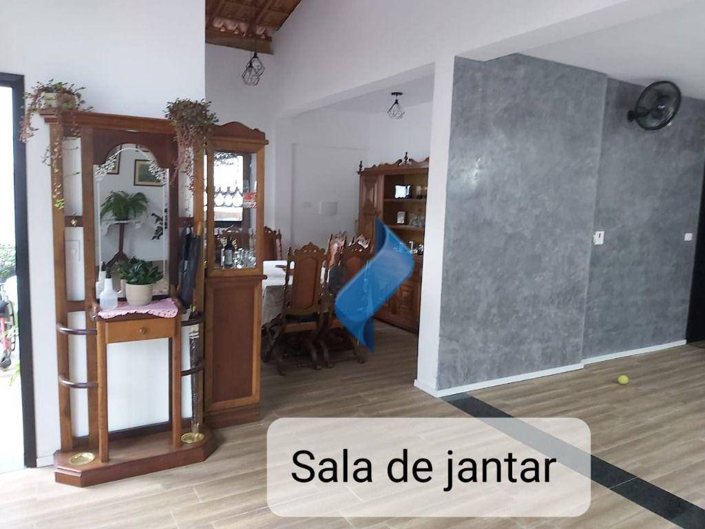 Casa à venda com 3 quartos, 234m² - Foto 5