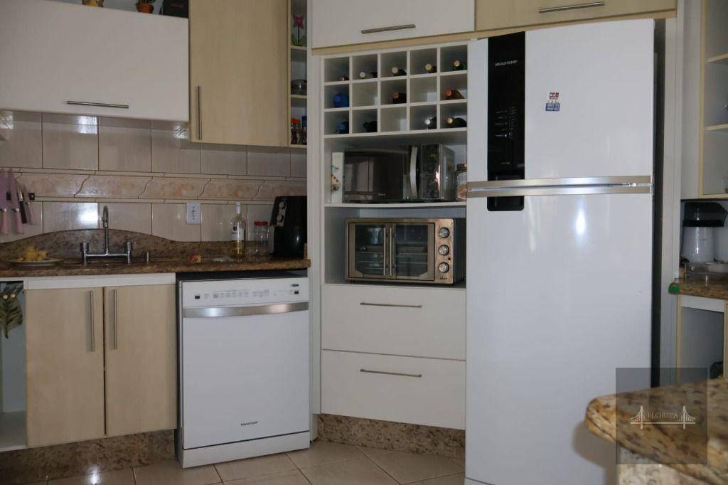 Casa à venda com 4 quartos, 282m² - Foto 16