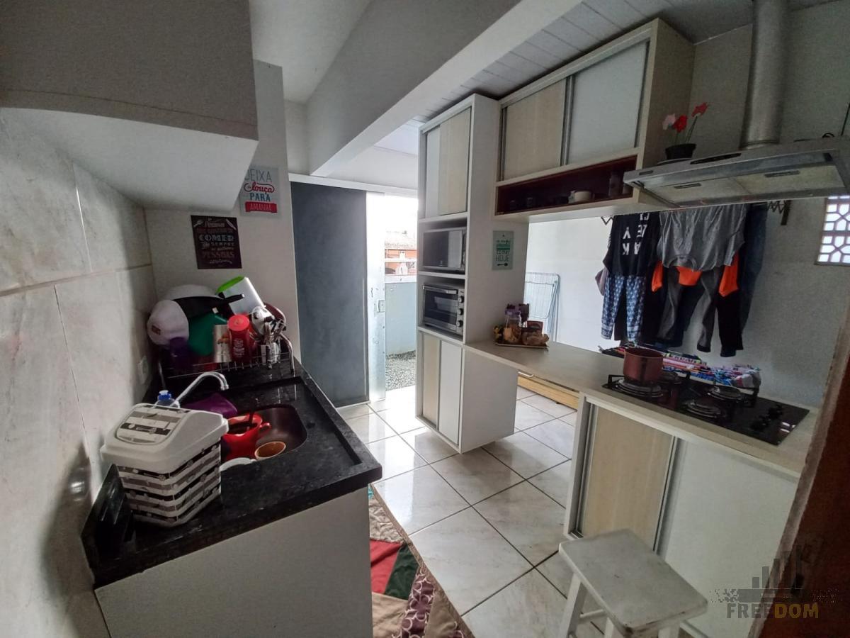 Casa à venda com 2 quartos, 98m² - Foto 14