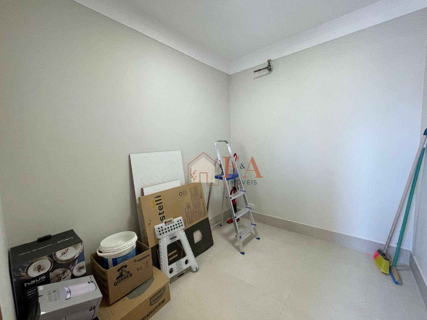 Apartamento à venda com 4 quartos, 150m² - Foto 17