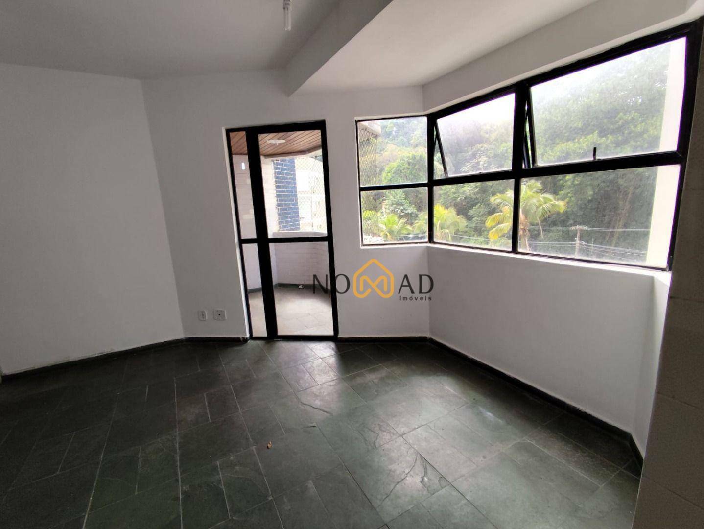 Apartamento à venda com 2 quartos, 65m² - Foto 2