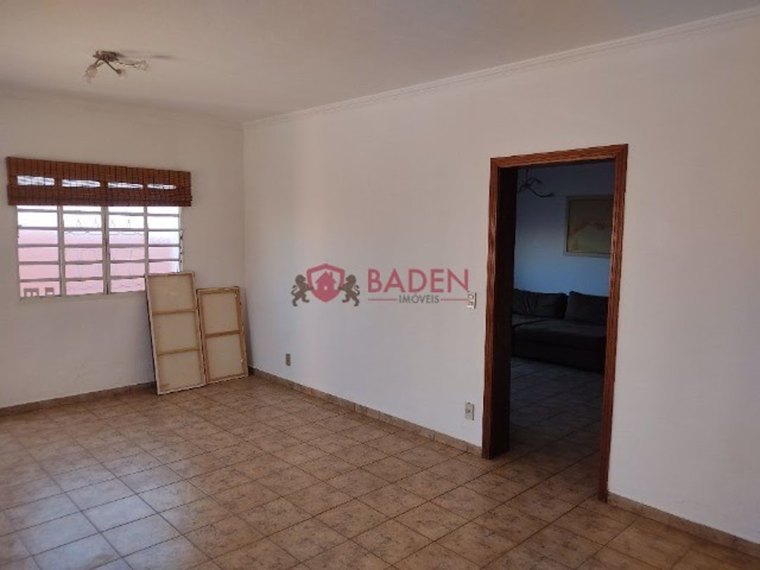 Casa à venda com 3 quartos, 250m² - Foto 3