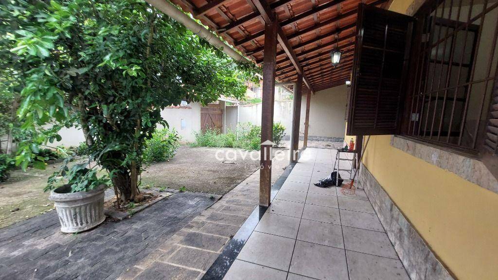 Casa à venda com 3 quartos, 280m² - Foto 4