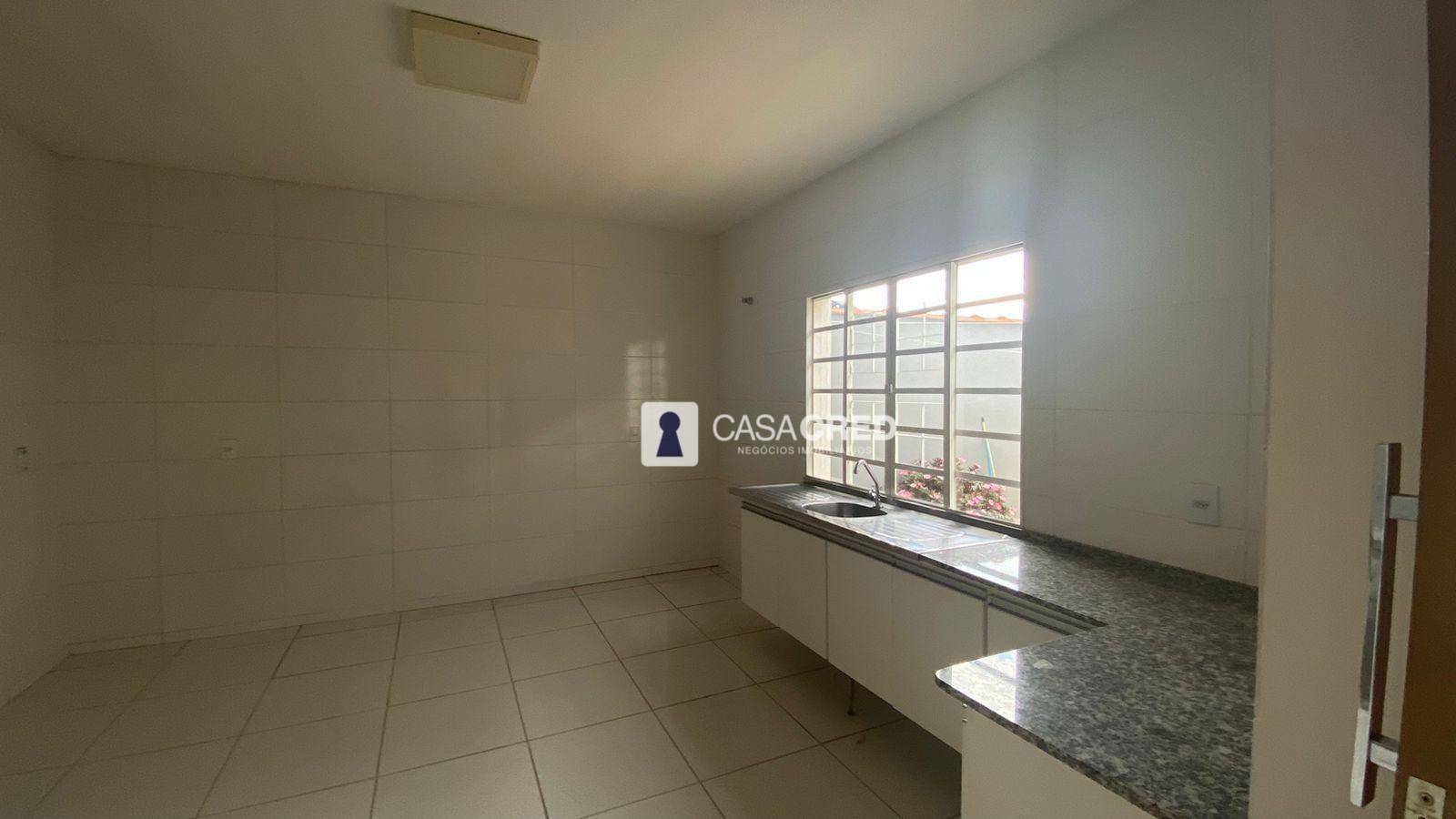 Casa para alugar com 3 quartos, 78m² - Foto 2