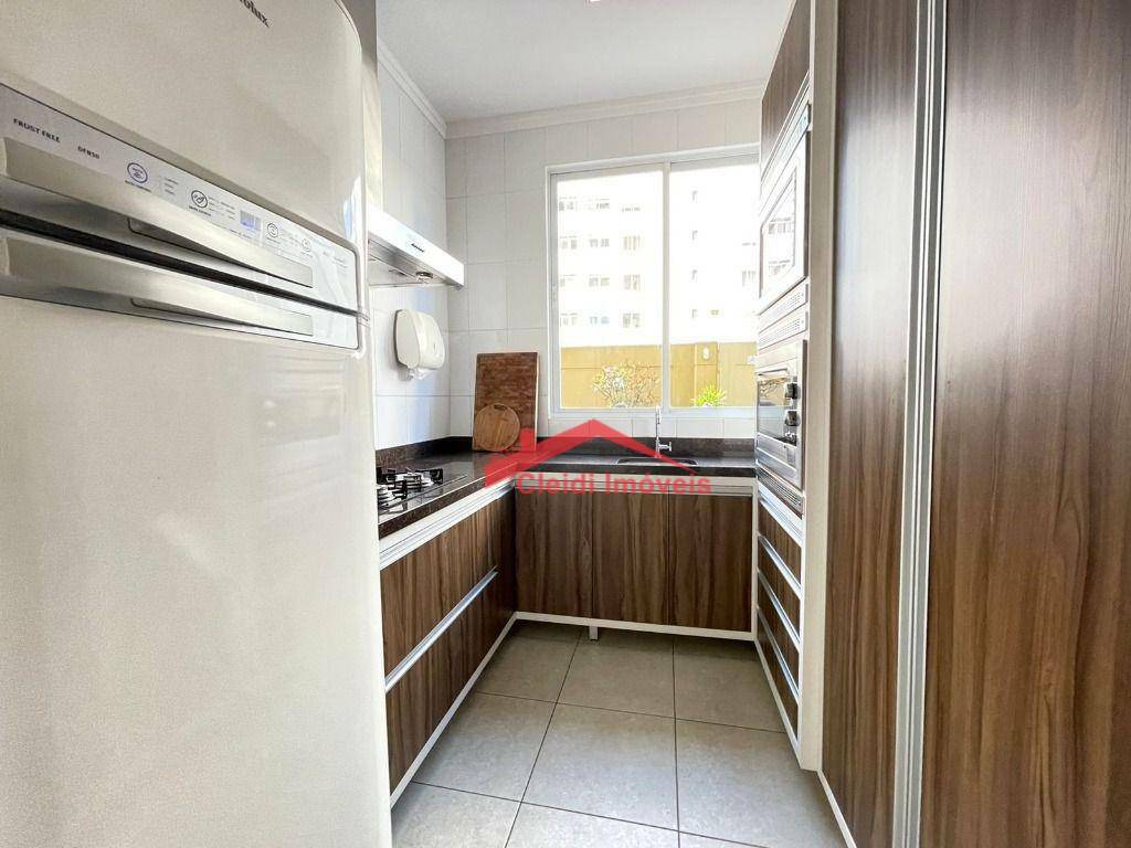 Apartamento à venda com 3 quartos, 115m² - Foto 18