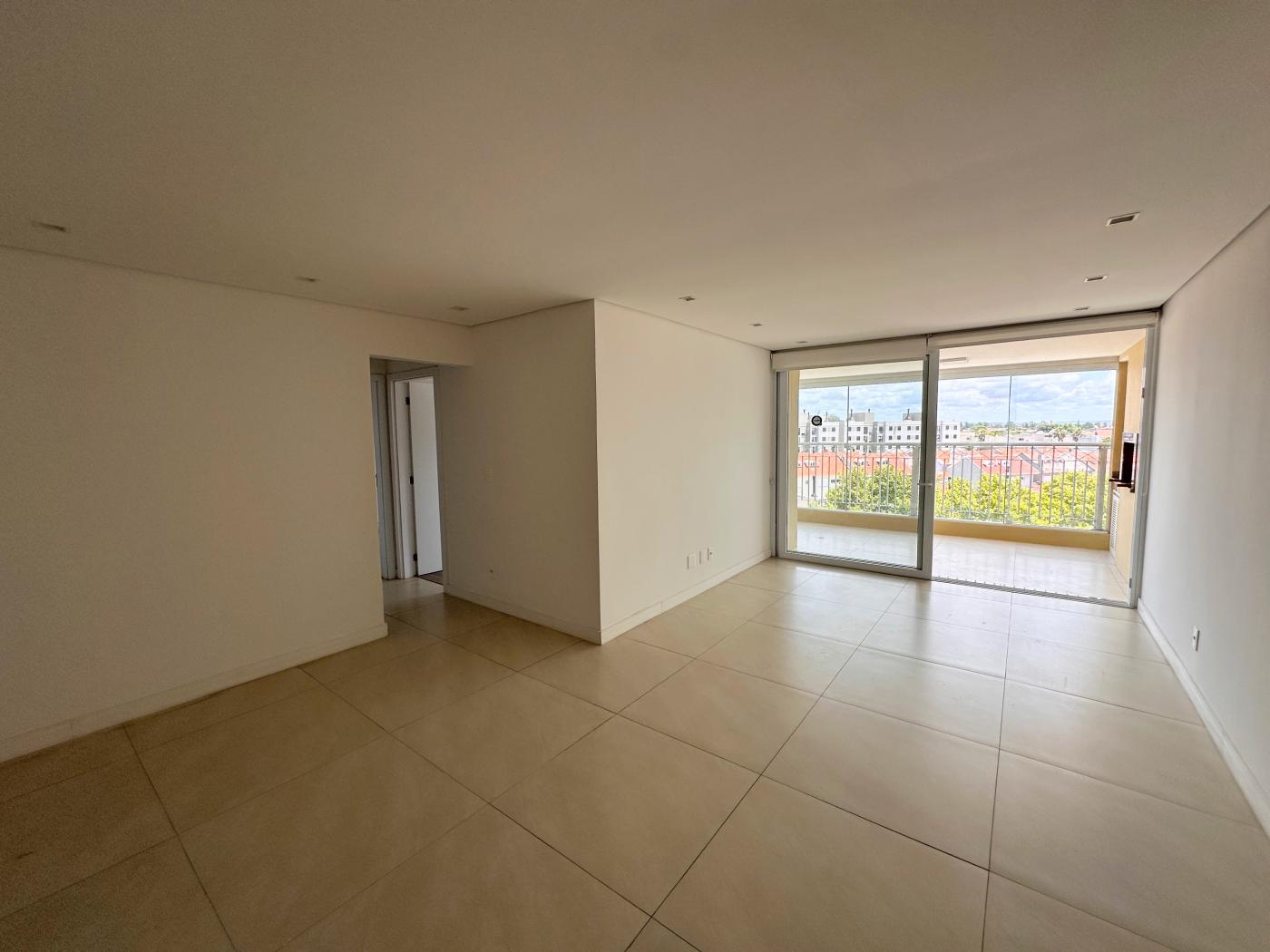 Apartamento à venda com 3 quartos, 138m² - Foto 2