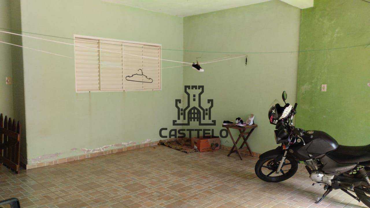 Casa à venda com 2 quartos, 100m² - Foto 4