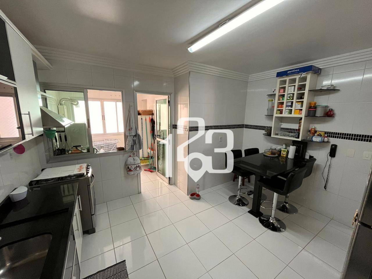 Apartamento à venda com 3 quartos, 126m² - Foto 4