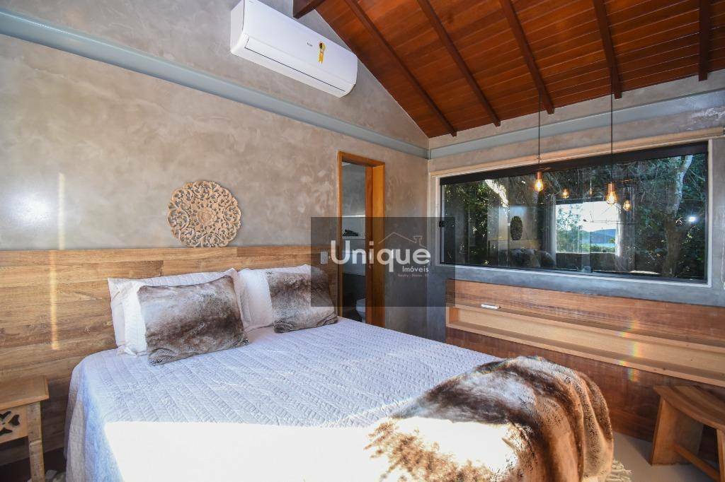 Casa à venda com 6 quartos, 256m² - Foto 50