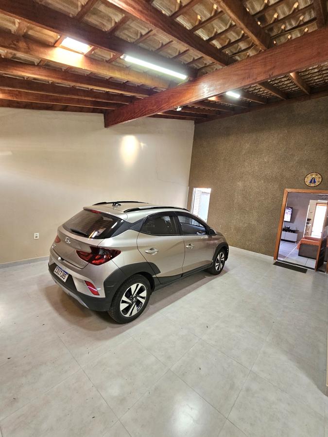 Casa à venda com 3 quartos, 250m² - Foto 2