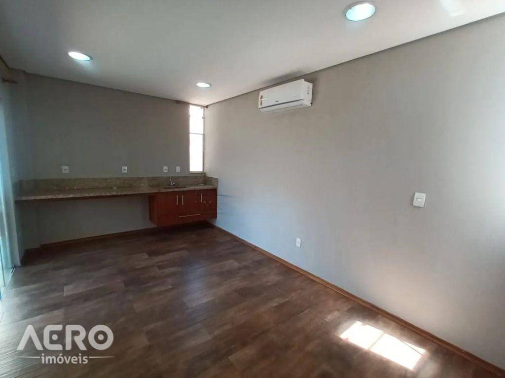 Casa de Condomínio à venda com 3 quartos, 328m² - Foto 6