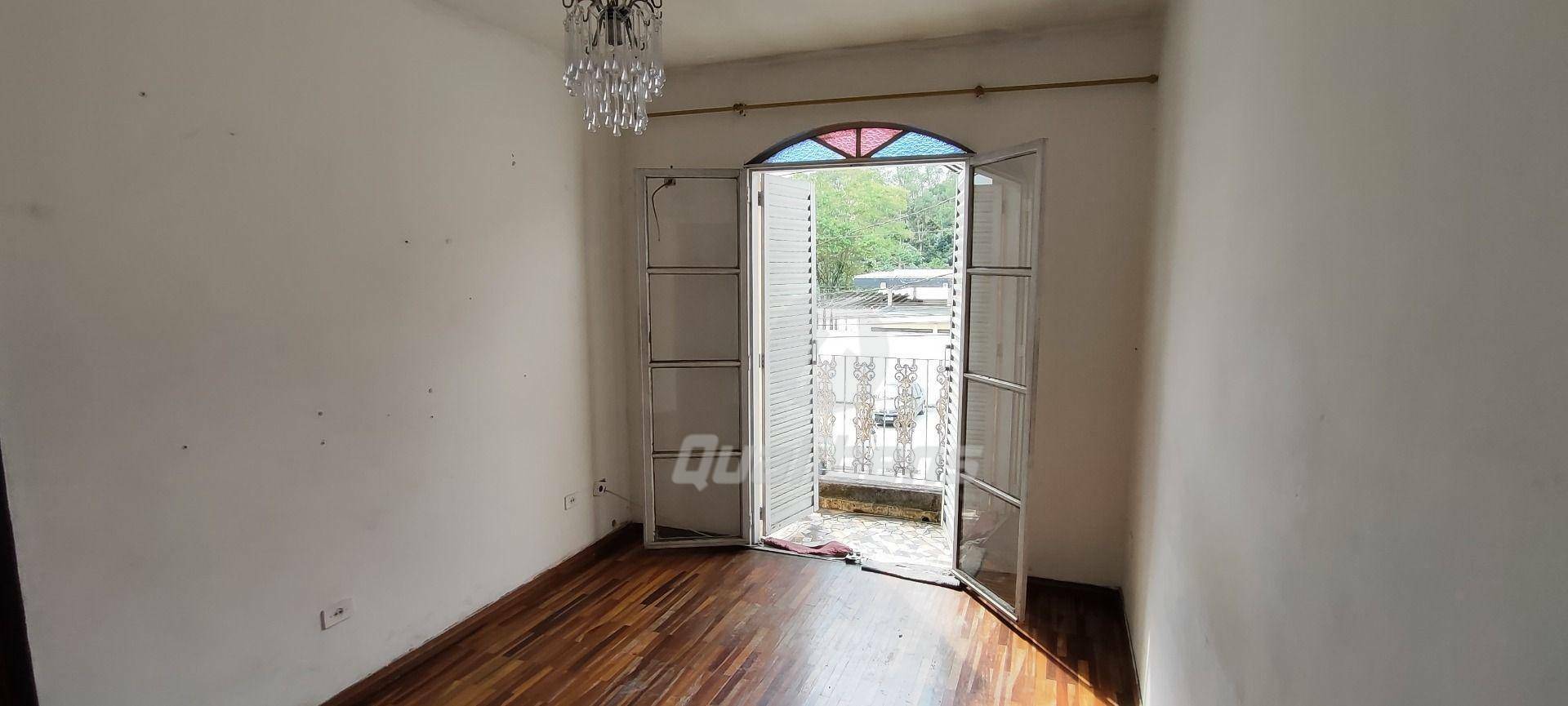 Casa à venda com 4 quartos, 200m² - Foto 2