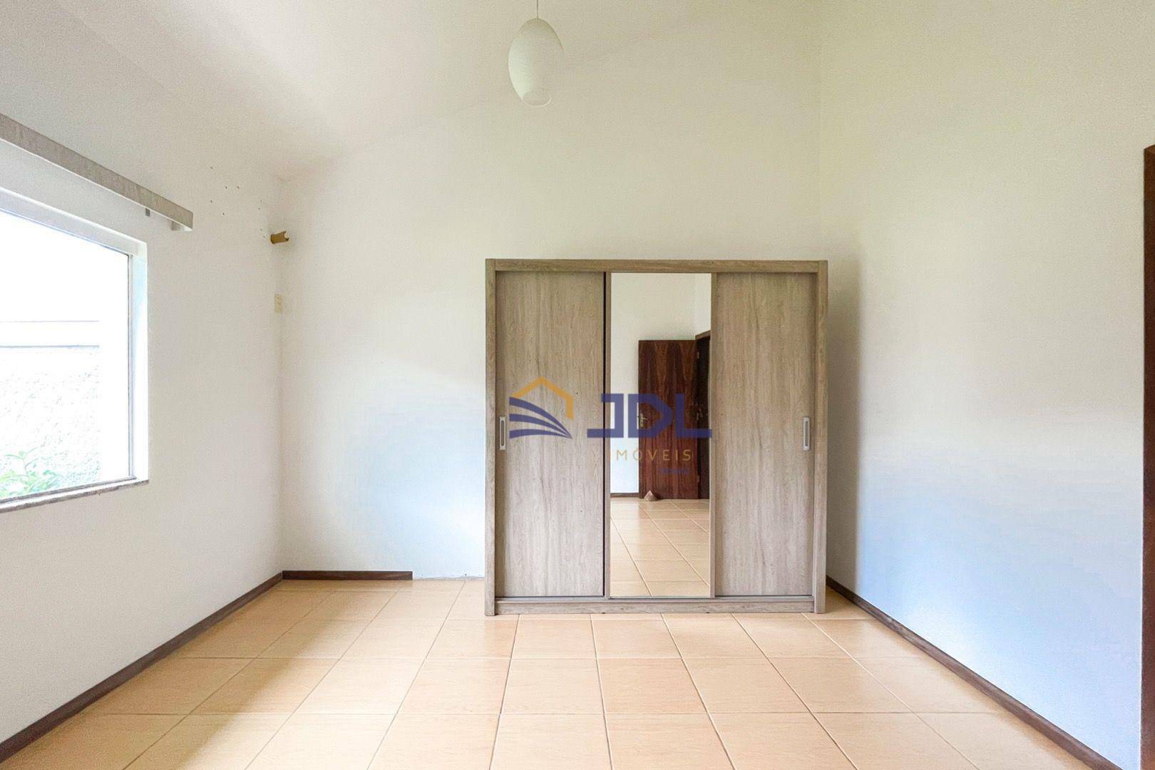 Casa à venda com 4 quartos, 300m² - Foto 14