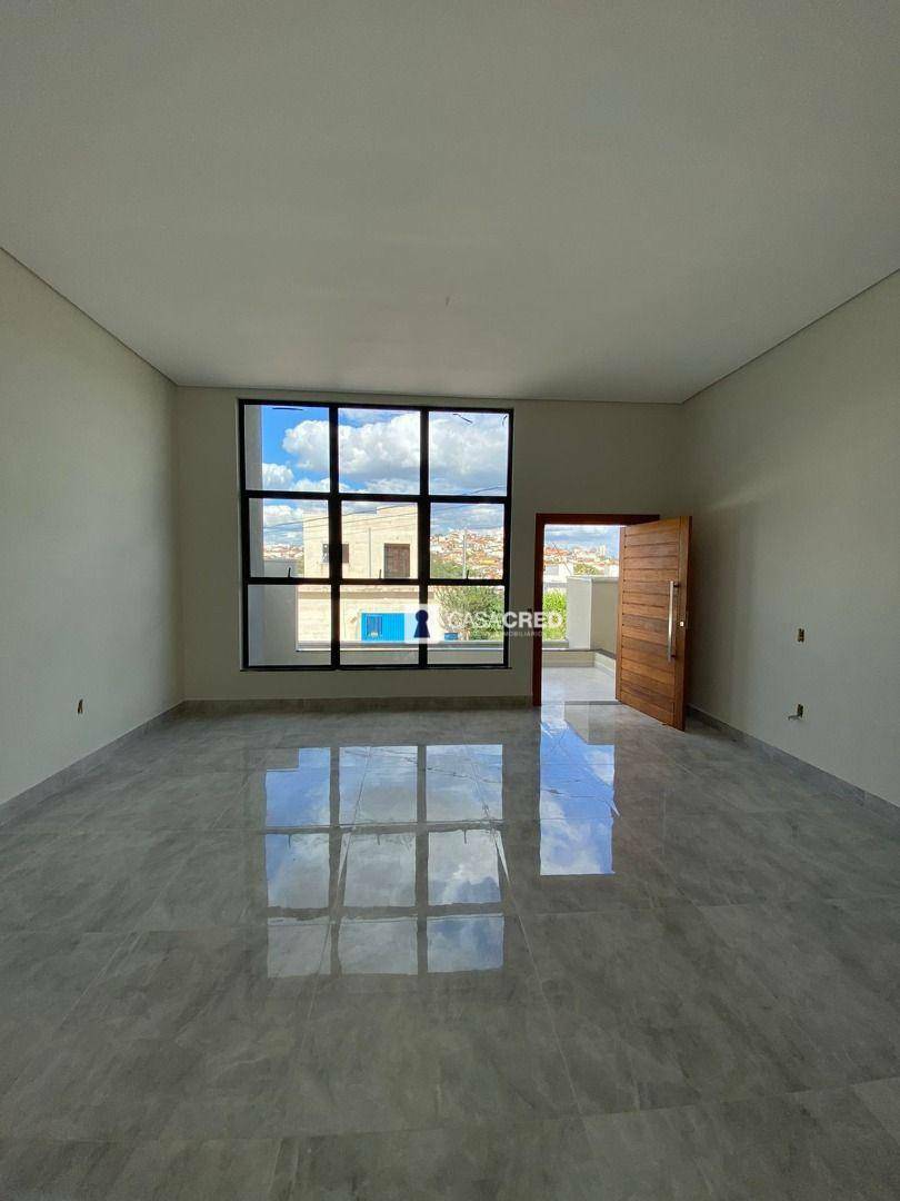 Casa, 3 quartos, 220 m² - Foto 3