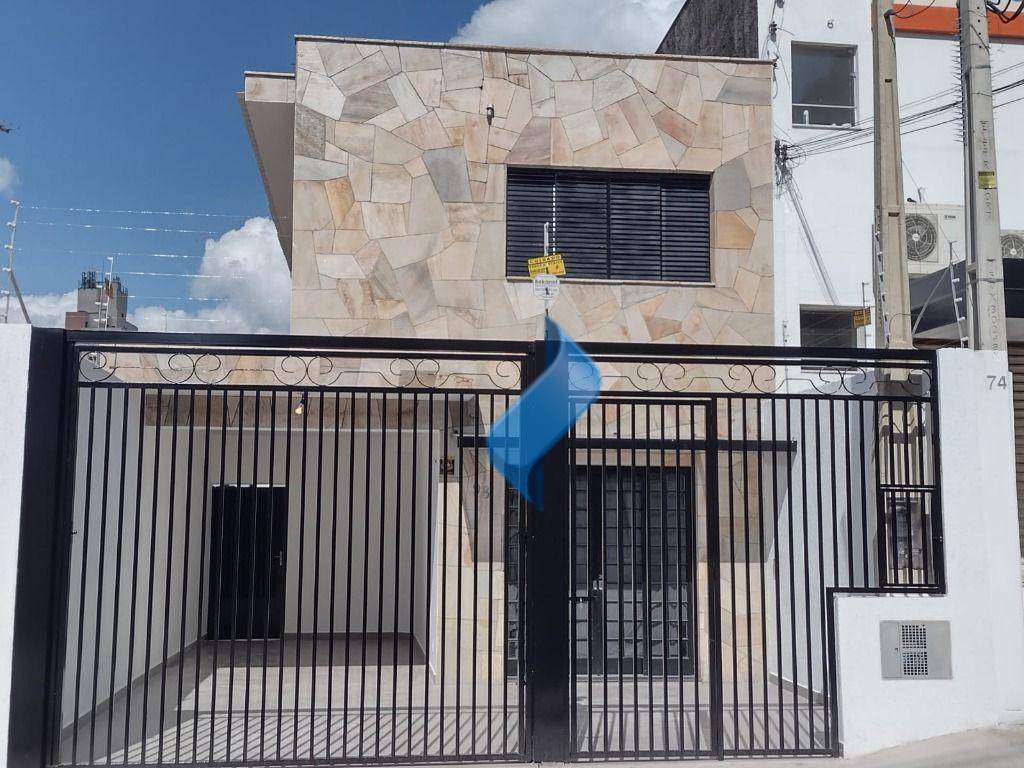 Casa à venda com 3 quartos, 280m² - Foto 1