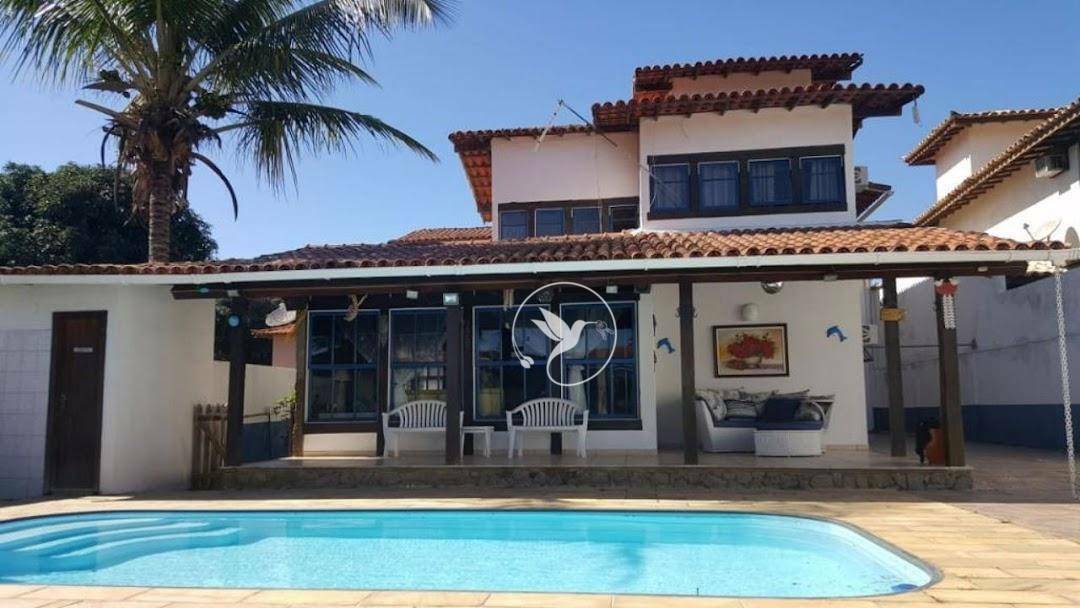 Casa à venda com 6 quartos, 260m² - Foto 2