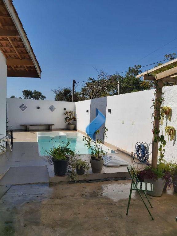 Casa à venda com 3 quartos, 234m² - Foto 16