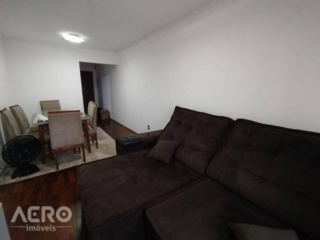 Apartamento para alugar com 2 quartos, 75m² - Foto 15