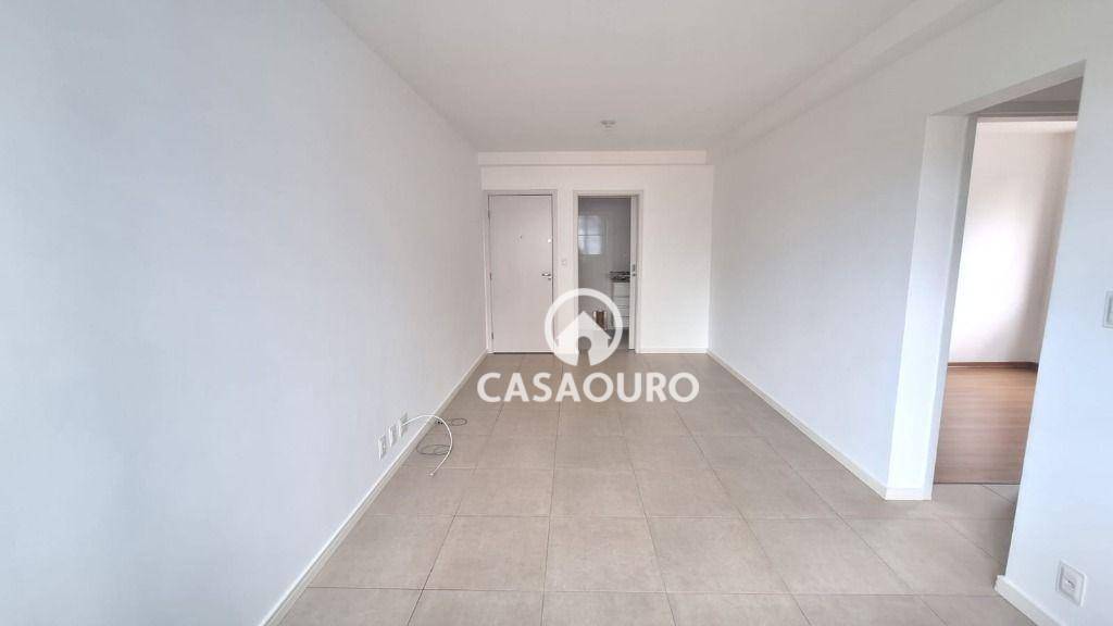 Apartamento à venda com 2 quartos, 68m² - Foto 4