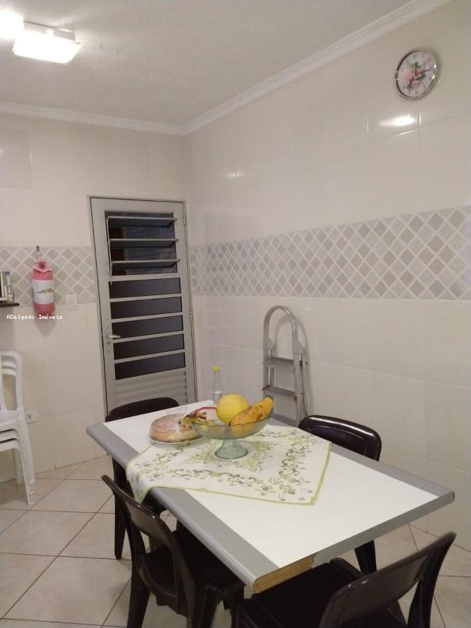 Sobrado à venda com 3 quartos, 200m² - Foto 13